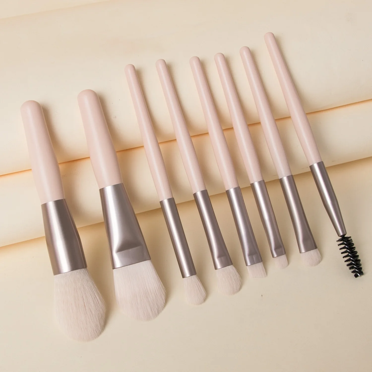 Huda Beauty Makeup Brush Set - Мягкие пушистые кисти для макияжа, набор