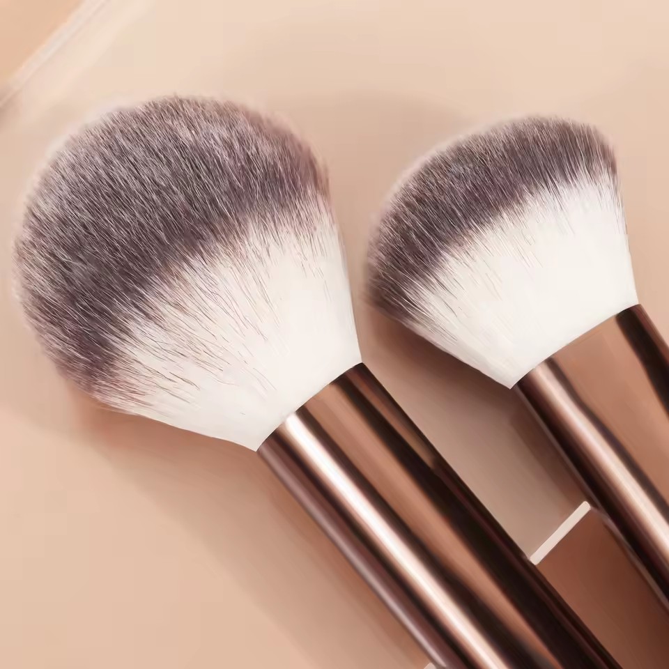 Набор из 13 кистей для макияжа – обзор и цена Huda Beauty Makeup Brush Set