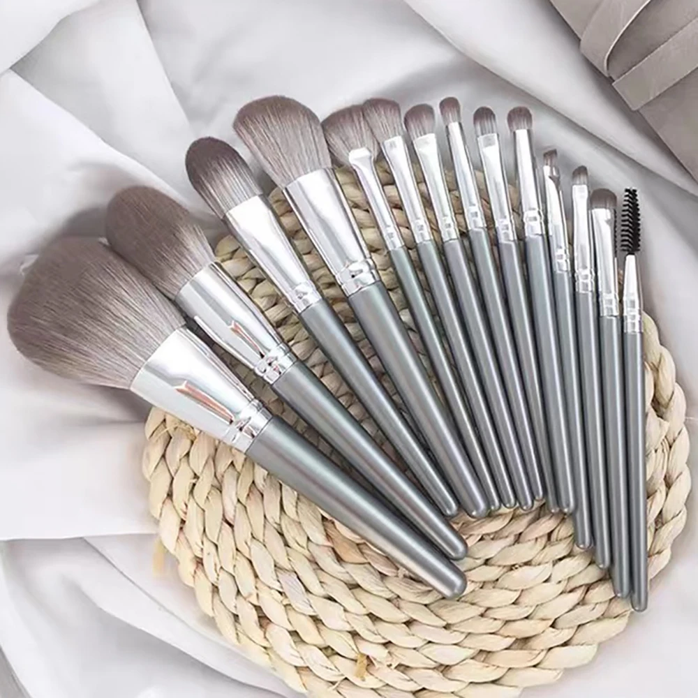 14 шт., набор серебряных кисте – обзор и цена Huda Beauty Makeup Brush Set