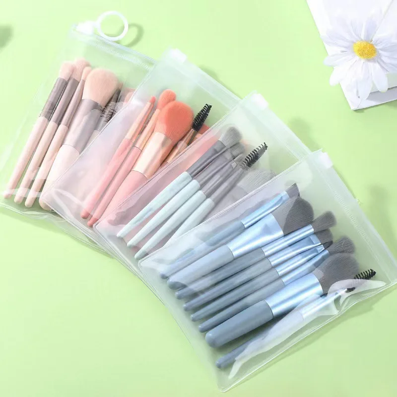 Мягкие пушистые кисти для маки – обзор и цена Huda Beauty Makeup Brush Set